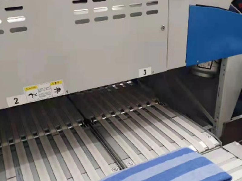 米泉巾类折叠机-01