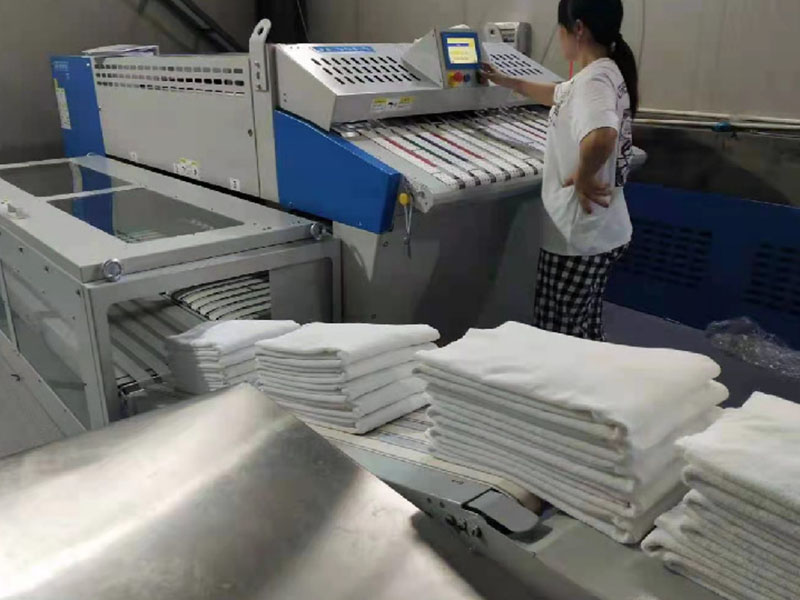 米泉巾类折叠机-02